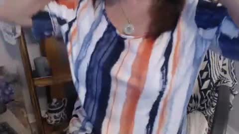 lucy_0000 online show from November 17, 2025, 6:03 pm