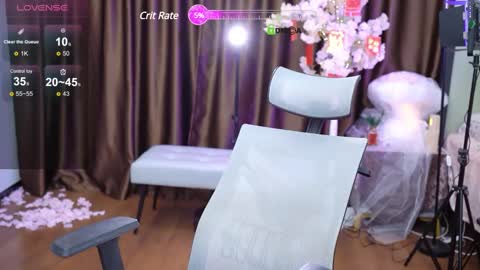 Snapshot of lucy__bb chatting on January 31, 2025, 1:43 am Lucy online show from January 31, 2025, 1:43 am