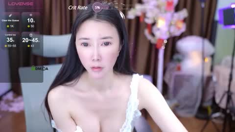 Snapshot of lucy__bb chatting on February 1, 2025, 1:23 am Lucy online show from February 1, 2025, 1:23 am