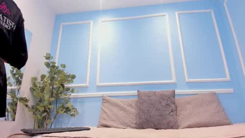 lucy_canel online show from November 8, 2025, 1:55 pm