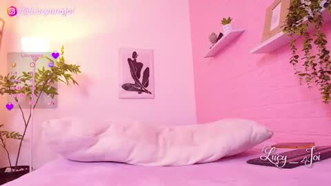 Luciana online show from June 25, 2026, 5:34 am