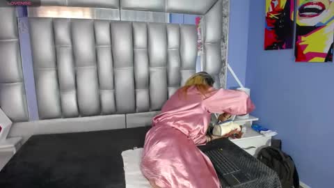  SleepyAbuela online show from September 16, 2025, 2:07 pm