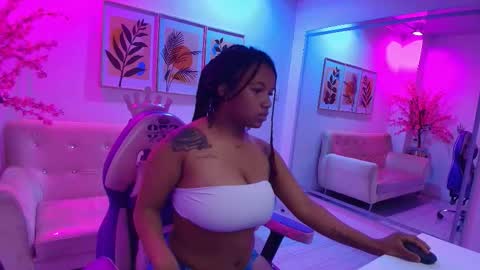 Snapshot of lucy_saki chatting on November 17, 2025, 11:16 am Lucy online show from November 17, 2025, 11:16 am