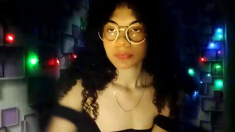 Snapshot of lucybellea chatting on December 2, 2025, 4:18 am Lucia online show from December 2, 2025, 4:18 am