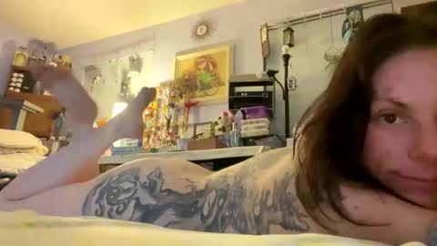 Snapshot of lucyford88 chatting on October 19, 2025, 11:00 am lucyford88 online show from October 19, 2025, 11:00 am