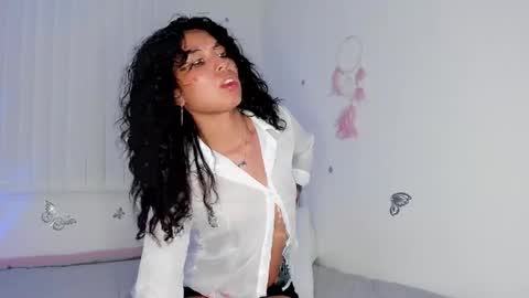 Lucy online show from November 28, 2025, 4:26 am