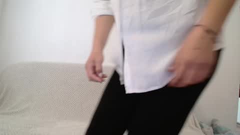 lucybylucy online show from September 18, 2025, 6:37 am