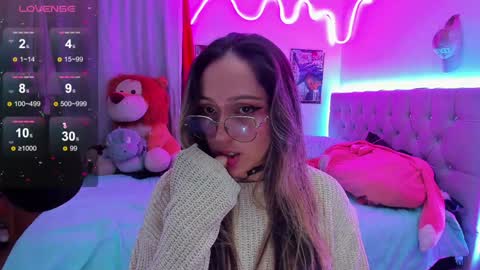 Snapshot of lucylane_ chatting on February 2, 2025, 2:17 am Lucy online show from February 2, 2025, 2:17 am