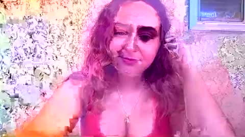 lucylavender online show from September 15, 2025, 7:47 pm