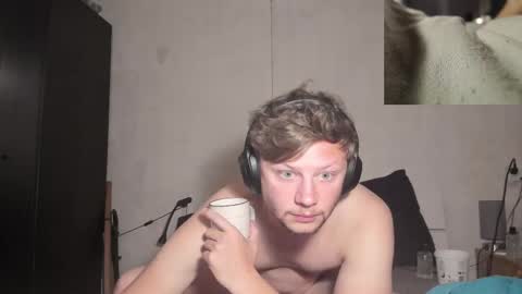 LucyLoes online show from October 4, 2025, 6:17 pm
