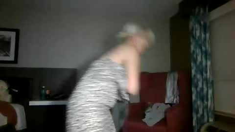 Lucy Loves Lookers online show from December 20, 2024, 7:44 am