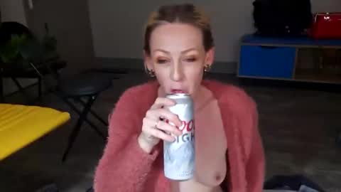 Lucy Loves Lookers online show from January 1, 2025, 10:32 am