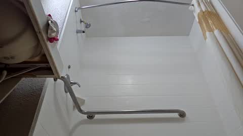 Lucy Loves Lookers online show from January 30, 2025, 7:50 am