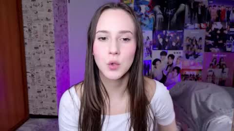 Lucy Rose online show from November 19, 2025, 5:13 pm