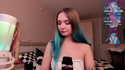 Snapshot of lucysbrain chatting on December 4, 2024, 10:35 am Lucy online show from December 4, 2024, 10:35 am