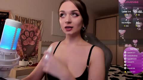 Snapshot of lucysbrain chatting on February 2, 2025, 6:42 pm Lucy online show from February 2, 2025, 6:42 pm