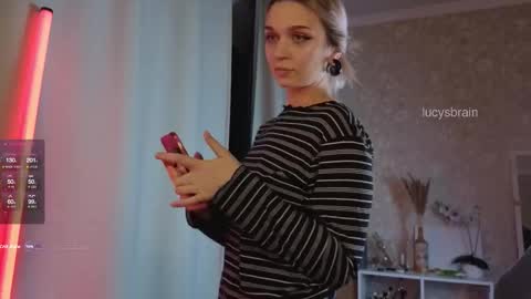 Snapshot of lucysbrain chatting on September 14, 2025, 4:39 pm Lucy online show from September 14, 2025, 4:39 pm