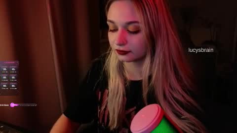 Snapshot of lucysbrain chatting on October 1, 2025, 7:42 pm Lucy online show from October 1, 2025, 7:42 pm