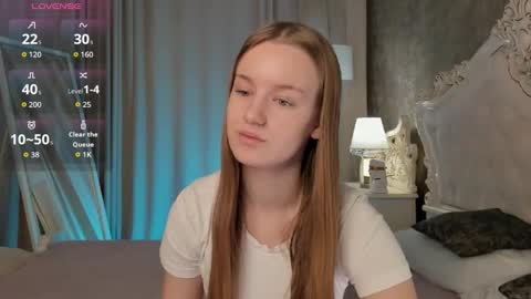 Snapshot of lucyshaw chatting on October 14, 2025, 11:00 am Lucy online show from October 14, 2025, 11:00 am