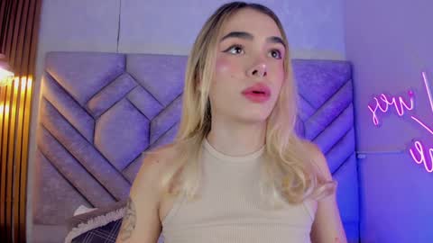 Snapshot of lucyvega4 chatting on December 20, 2024, 11:43 am Lucy online show from December 20, 2024, 11:43 am