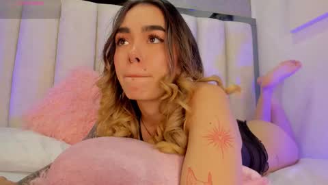 Snapshot of lucyvega4 chatting on September 23, 2025, 4:48 am Lucy online show from September 23, 2025, 4:48 am