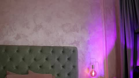 LucyWillow online show from February 22, 2026, 4:35 am