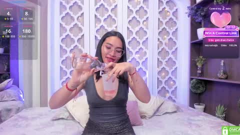 Snapshot of lucyy_liiu chatting on January 17, 2025, 11:40 pm Lucy Liiu online show from January 17, 2025, 11:40 pm