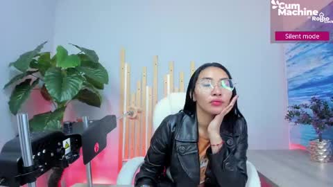 Snapshot of lucyy_liiu chatting on September 18, 2025, 1:02 pm Lucy Liiu online show from September 18, 2025, 1:02 pm