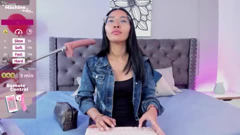 Snapshot of lucyy_liiu chatting on October 1, 2025, 1:17 pm Lucy Liiu online show from October 1, 2025, 1:17 pm