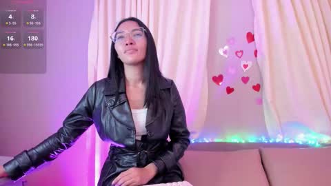 Snapshot of lucyy_liiu chatting on October 16, 2025, 1:12 pm Lucy Liiu online show from October 16, 2025, 1:12 pm