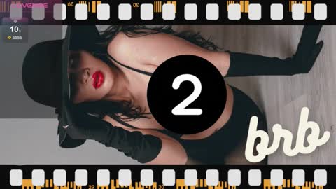 Snapshot of lucyy_liiu chatting on October 30, 2025, 1:12 pm Lucy Liiu online show from October 30, 2025, 1:12 pm