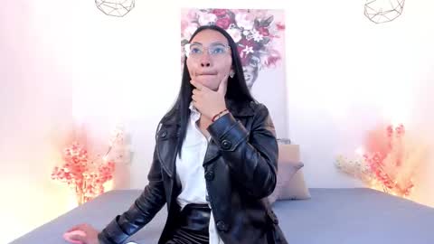 Snapshot of lucyy_liiu chatting on October 31, 2025, 11:55 am Lucy Liiu online show from October 31, 2025, 11:55 am