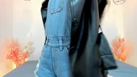 Snapshot of lucyy_liiu chatting on November 1, 2025, 12:51 pm Lucy Liiu online show from November 1, 2025, 12:51 pm