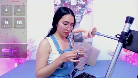 Snapshot of lucyy_liiu chatting on November 11, 2025, 1:55 pm Lucy Liiu online show from November 11, 2025, 1:55 pm