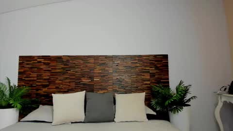 Snapshot of lucyy_liiu chatting on November 17, 2025, 1:50 pm Lucy Liiu online show from November 17, 2025, 1:50 pm