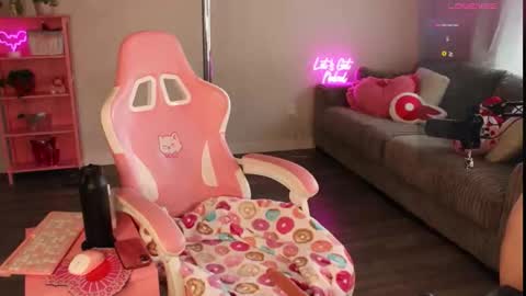 Snapshot of lucyyluvss chatting on February 27, 2026, 11:38 pm Lucy online show from February 27, 2026, 11:38 pm