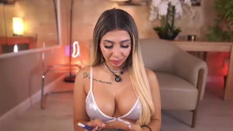 Snapshot of lucyyrosse chatting on July 19, 2026, 8:18 am LucyRose online show from July 19, 2026, 8:18 am