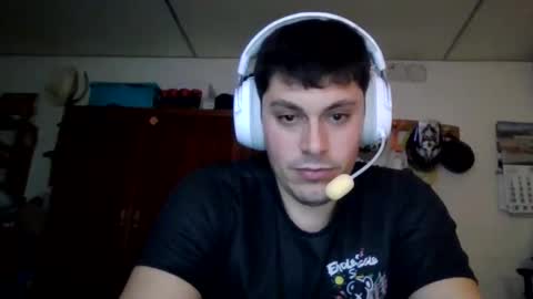 Snapshot of luis2423 chatting on March 3, 2026, 6:47 pm A slave to the mistress.. un esclavo para las amas dominantes. online show from March 3, 2026, 6:47 pm