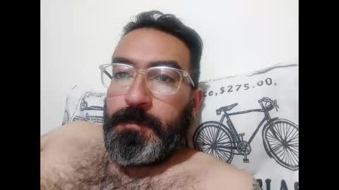 Snapshot of luis2988z chatting on December 10, 2024, 3:30 am Hairyman online show from December 10, 2024, 3:30 am