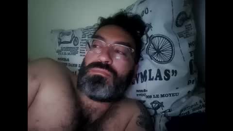 Snapshot of luis2988z chatting on December 10, 2024, 9:01 am Hairyman online show from December 10, 2024, 9:01 am