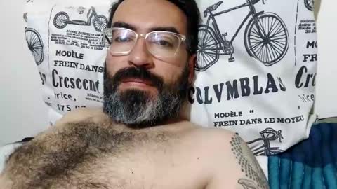 Snapshot of luis2988z chatting on December 12, 2024, 6:47 am Hairyman online show from December 12, 2024, 6:47 am