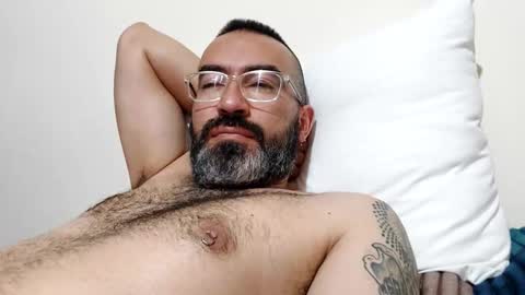 Snapshot of luis2988z chatting on January 13, 2025, 4:50 am Hairyman online show from January 13, 2025, 4:50 am