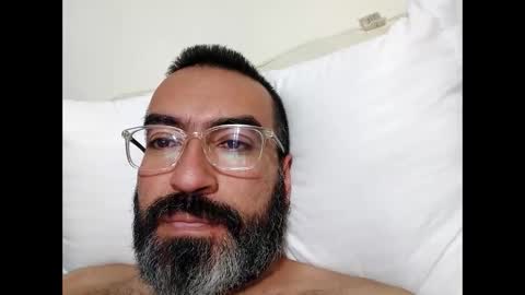 Snapshot of luis2988z chatting on January 28, 2025, 5:11 am Hairyman online show from January 28, 2025, 5:11 am