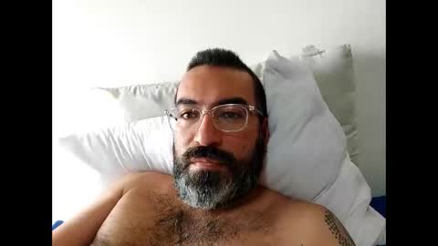 Snapshot of luis2988z chatting on February 2, 2025, 4:00 pm Hairyman online show from February 2, 2025, 4:00 pm
