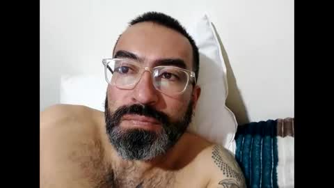 Snapshot of luis2988z chatting on February 13, 2025, 5:16 am Hairyman online show from February 13, 2025, 5:16 am