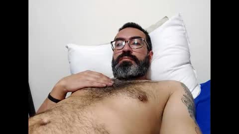 Snapshot of luis2988z chatting on March 5, 2025, 2:36 am Hairyman online show from March 5, 2025, 2:36 am