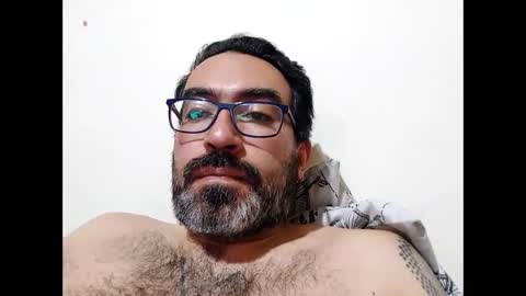 Snapshot of luis2988z chatting on September 23, 2025, 4:59 am Hairyman online show from September 23, 2025, 4:59 am