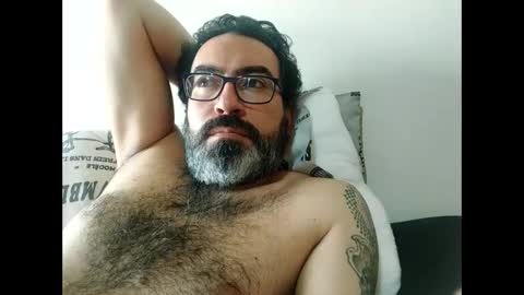 Snapshot of luis2988z chatting on October 19, 2025, 7:36 pm Hairyman online show from October 19, 2025, 7:36 pm