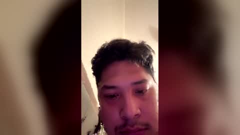 luis5758 online show from December 22, 2025, 5:26 am