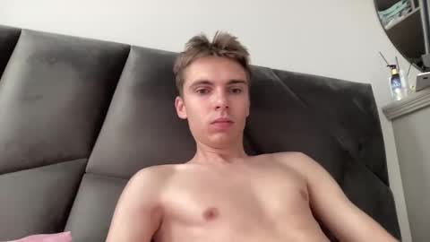 Snapshot of luis_7777 chatting on October 15, 2025, 10:48 am Luis online show from October 15, 2025, 10:48 am